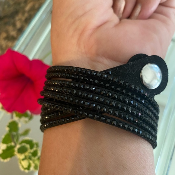 Adjustable beaded cuff - Picture 4 of 4